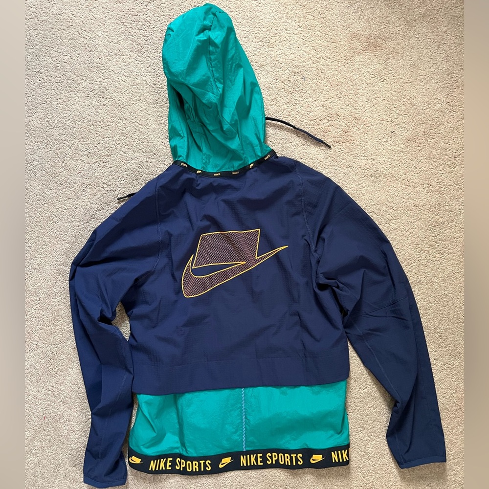 Nike jacket - Picture 3 of 3